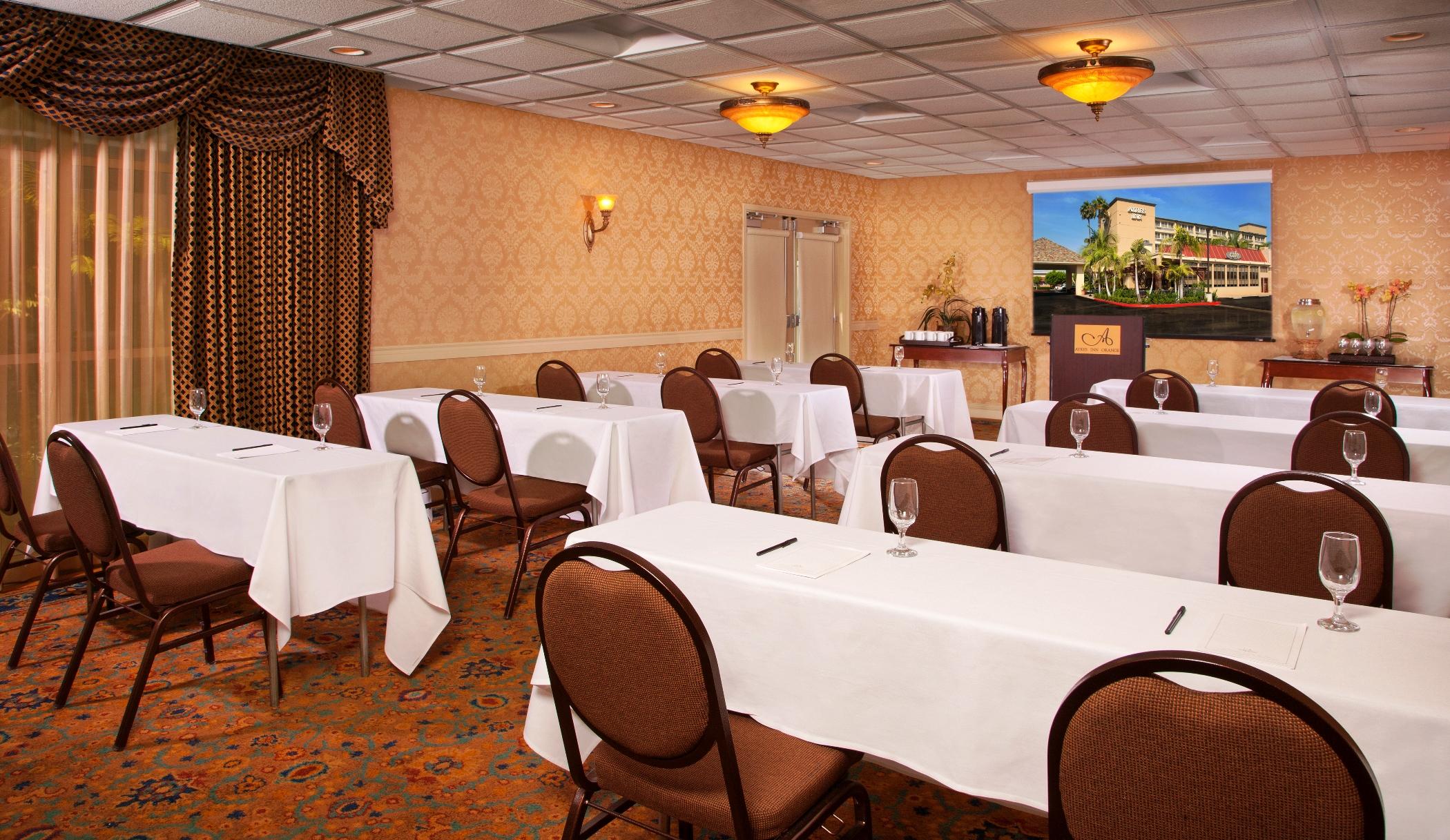 Alo Hotel By Ayres, Orange Facilities photo